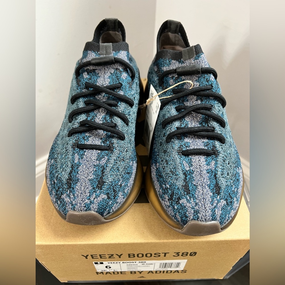 Yeezy boost 380 Covellite size 6